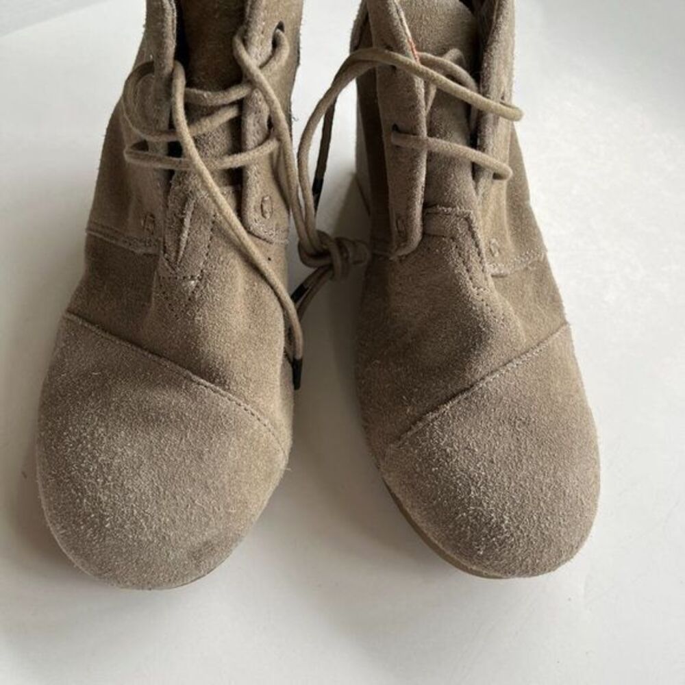TOMS Women's Kala Desert Wedge Bootie Desert Taupe Suede Size‎ 9.5 Ankle … - Picture 3 of 8
